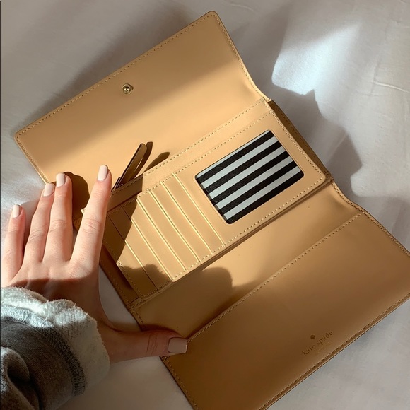 AUTHENTIC NEVER USED KATE SPADE WALLET - Picture 2 of 5